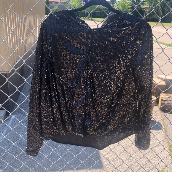 𝅺SHEIN  Black SequenceTop - Picture 3 of 10